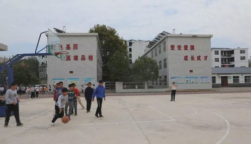 新縣箭廠河鄉(xiāng)初級(jí)中學(xué)教師吳世貴的教育之歌
