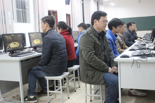 鎮雄縣碗廠中學組織全體教師集中觀看反腐專題片