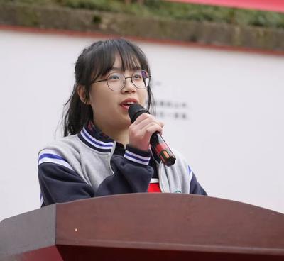 新安龍老師受邀走進(jìn)浙江省金華市磐安第二中學(xué)高三高考勵(lì)志演講會(huì)