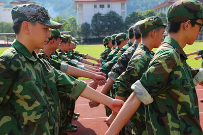 磐安中學:全力保證軍訓效果